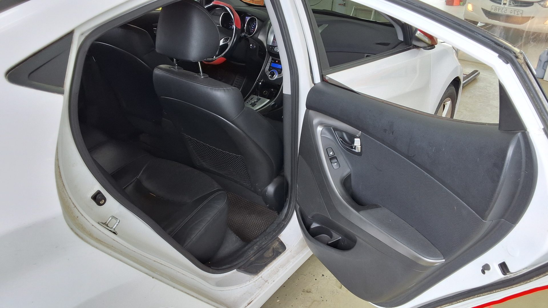 2012 - hyundai avante