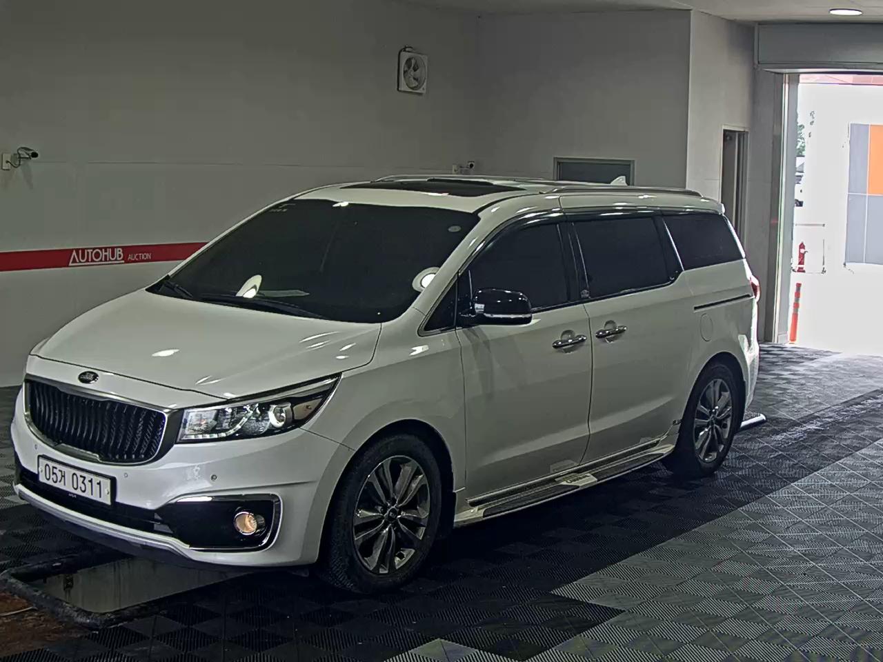 KIA CARNIVAL