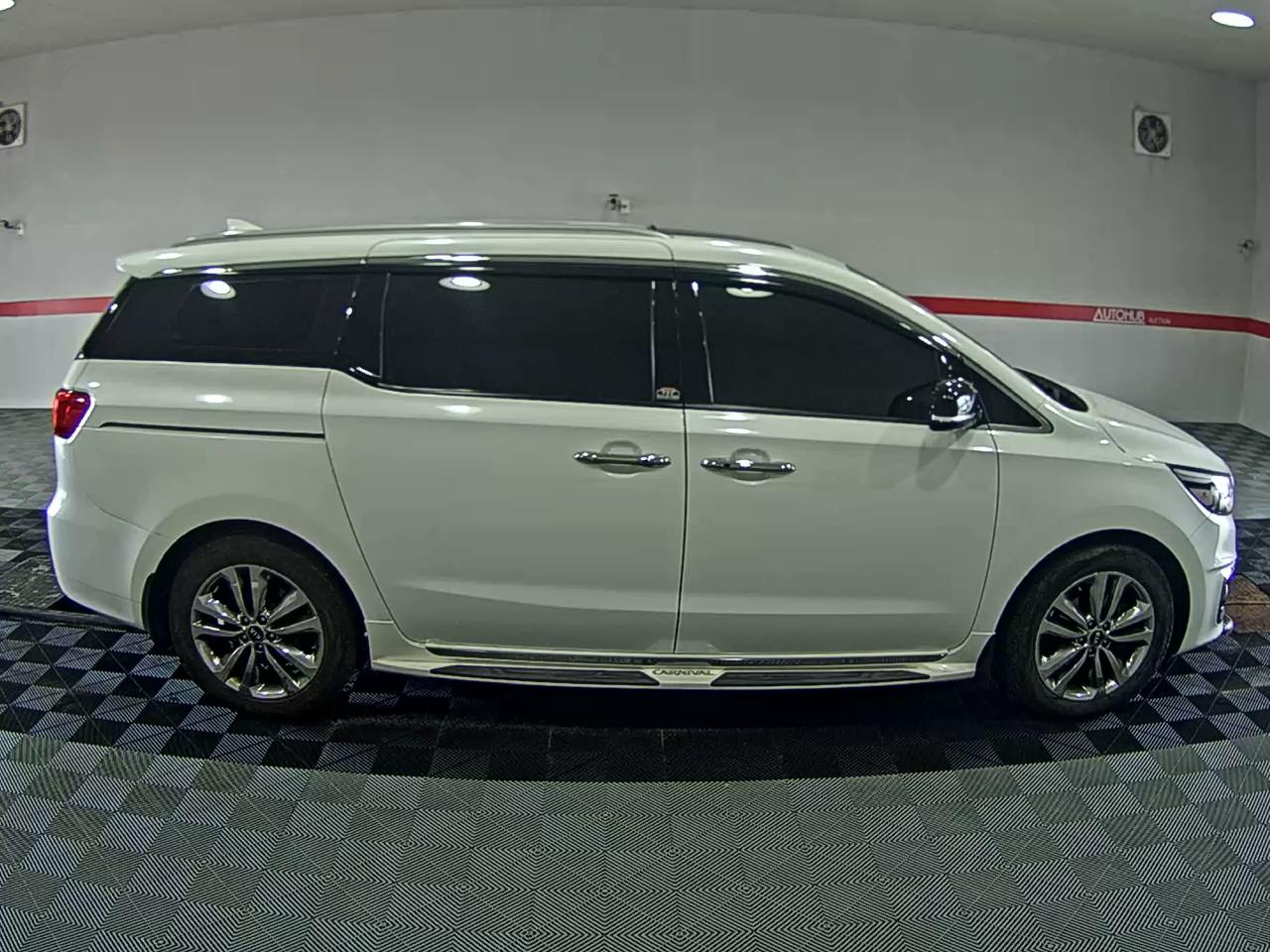 2017 - kia carnival