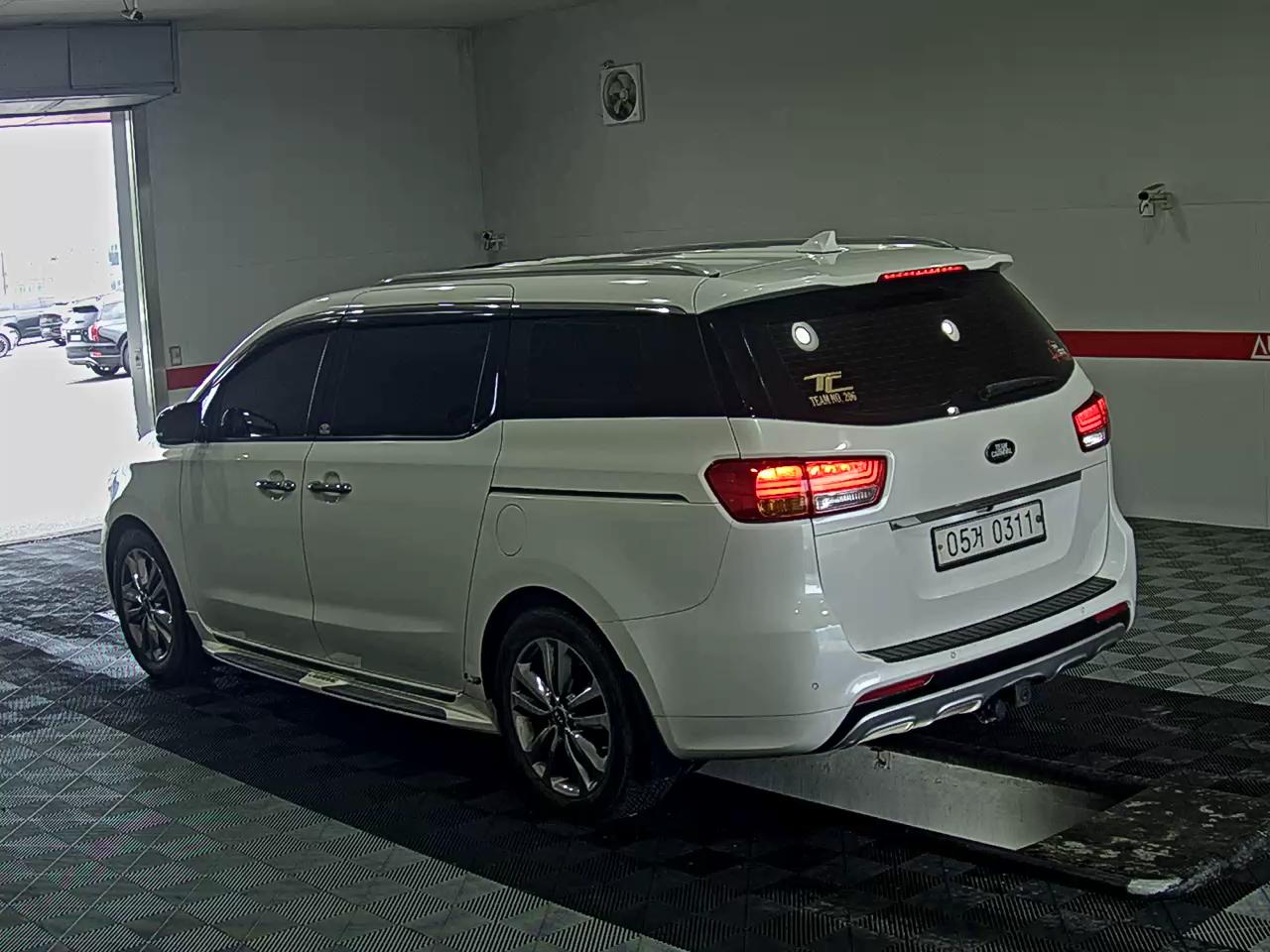 2017 - kia carnival