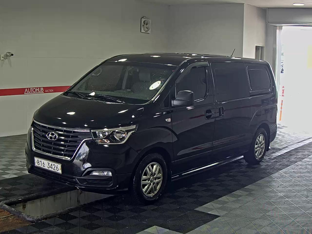 HYUNDAI GRAND STAREX
