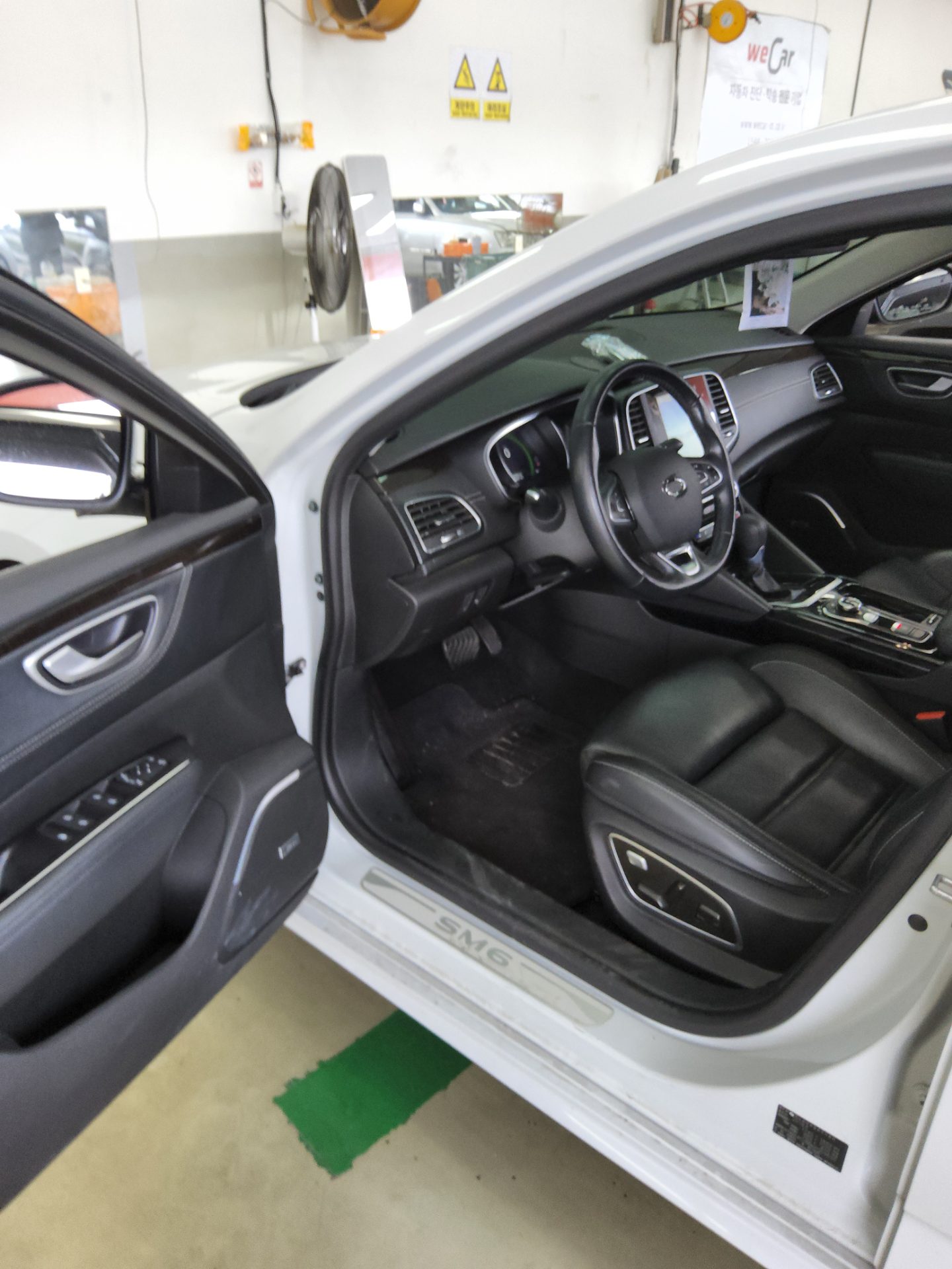 2019 - renault sm6
