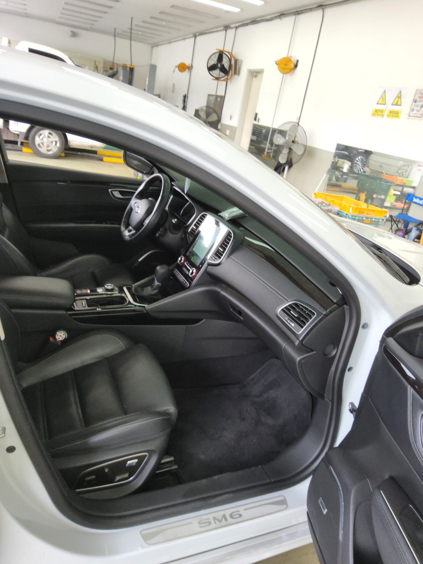 2019 - renault sm6
