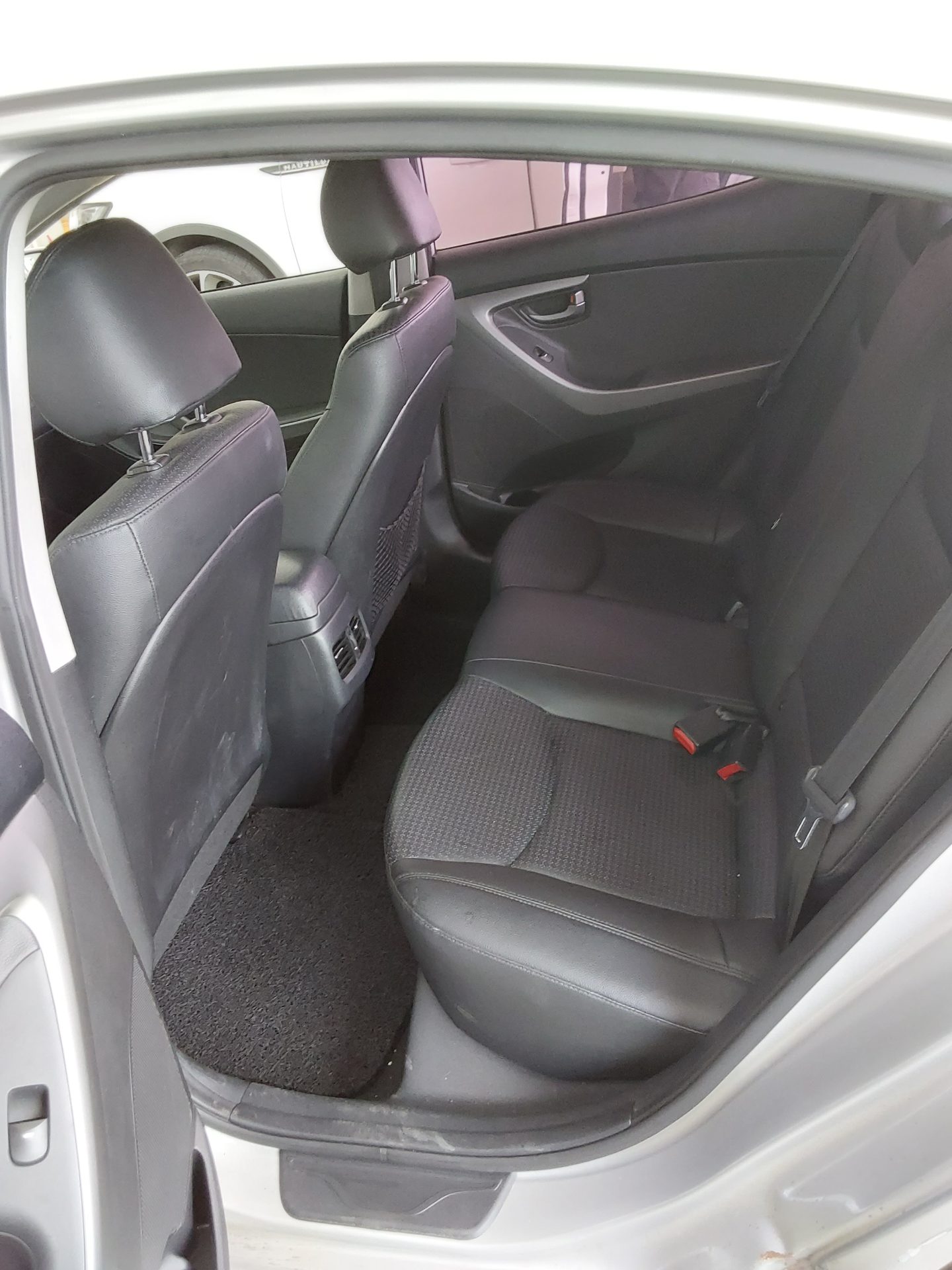 2014 - hyundai avante