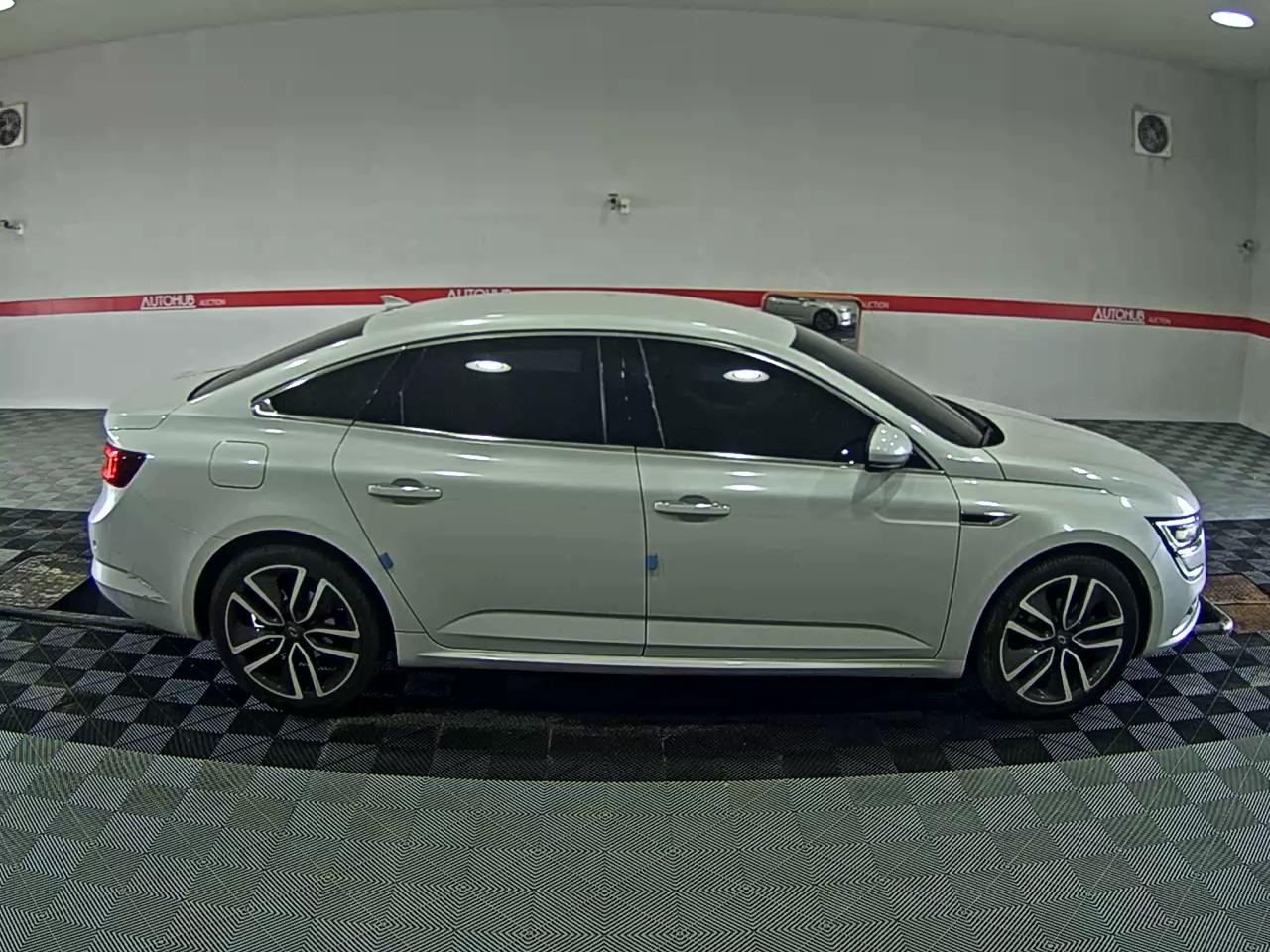 2019 - renault sm6