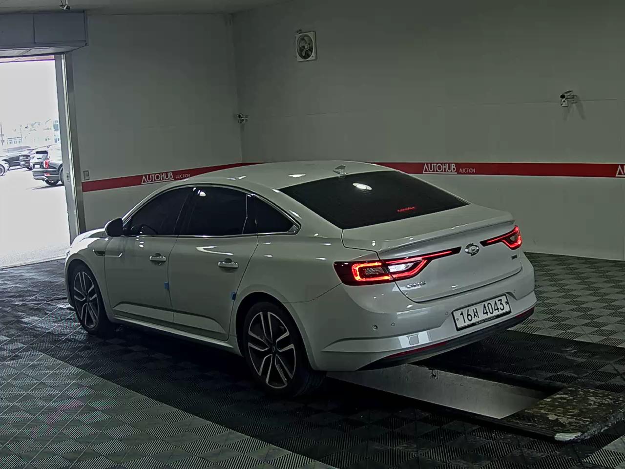 2019 - renault sm6