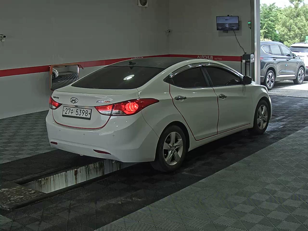 2012 - hyundai avante