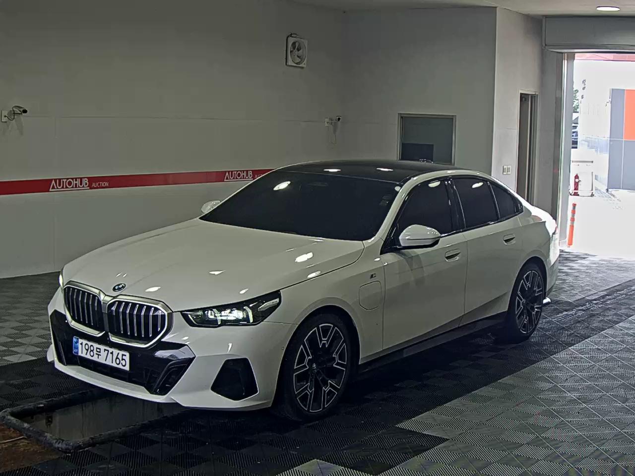2025 - bmw m5