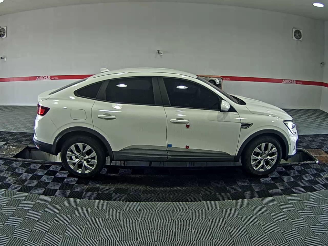 2020 - renault xm3