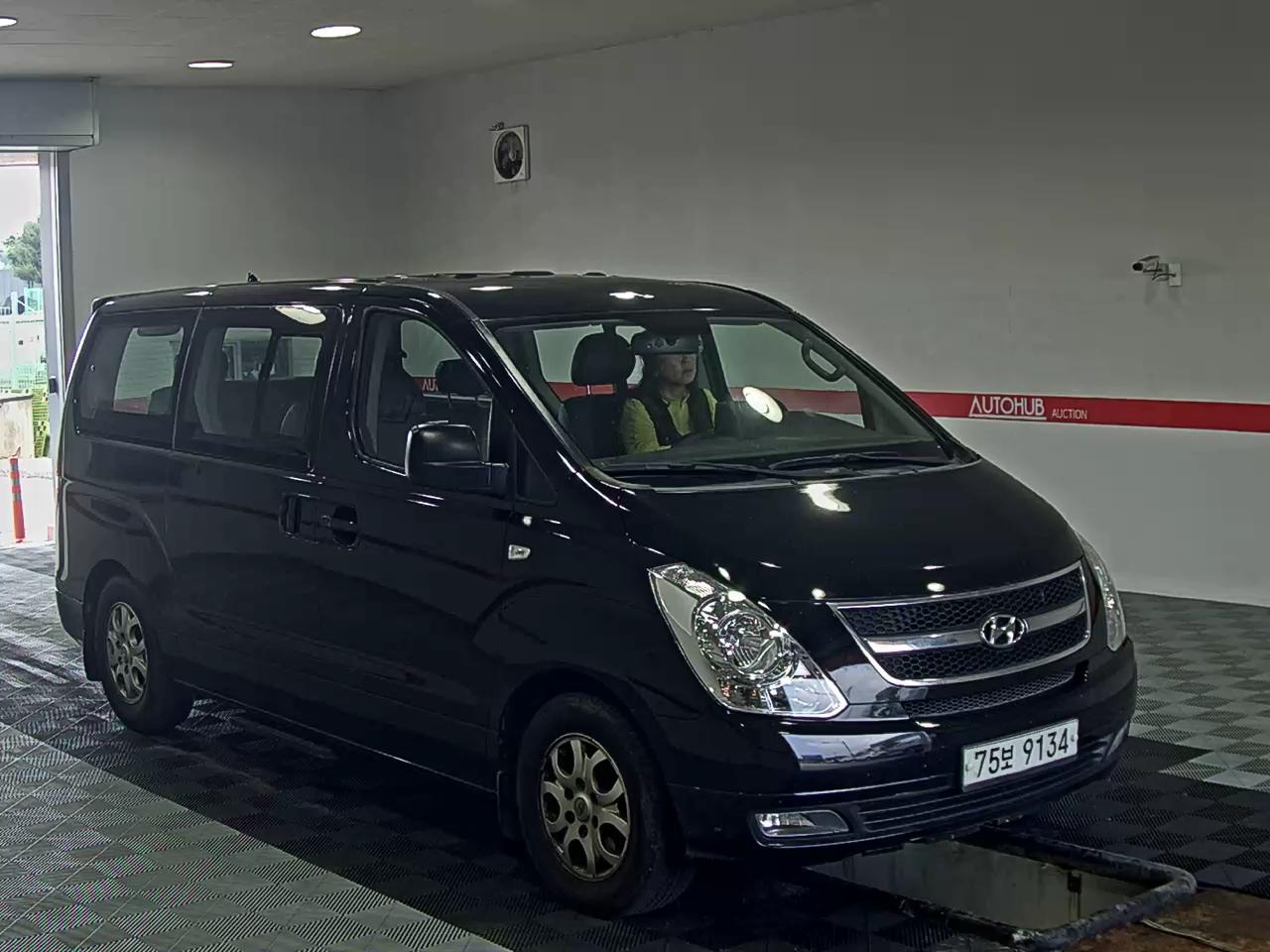 2014 - hyundai grand starex