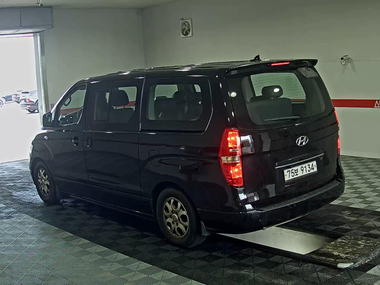 2014 - hyundai grand starex