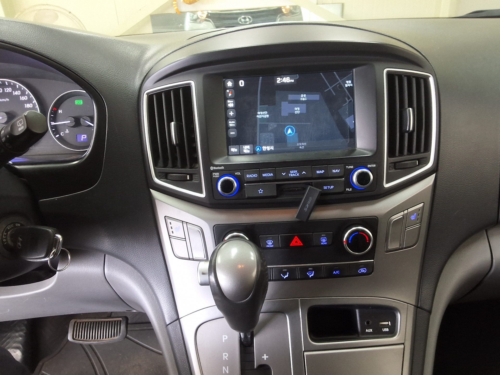 2019 - hyundai grand starex