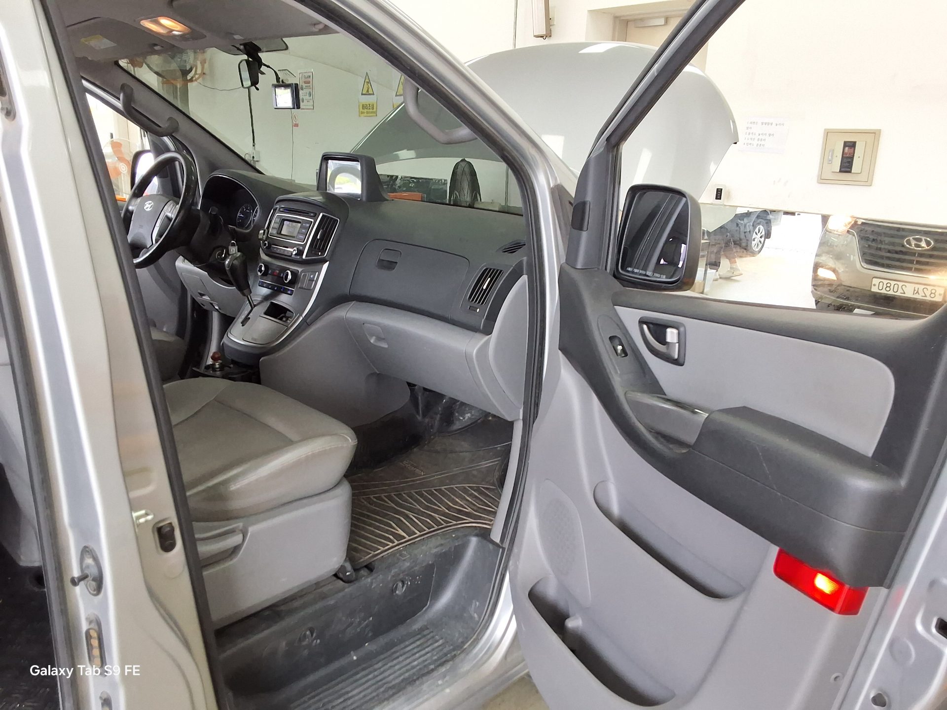 2019 - hyundai grand starex