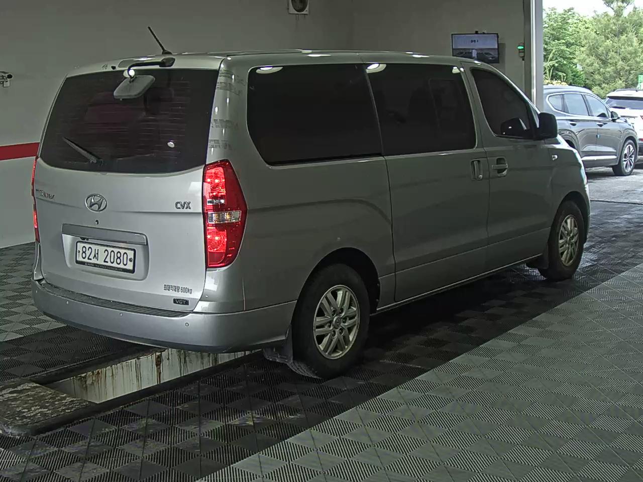 2019 - hyundai grand starex