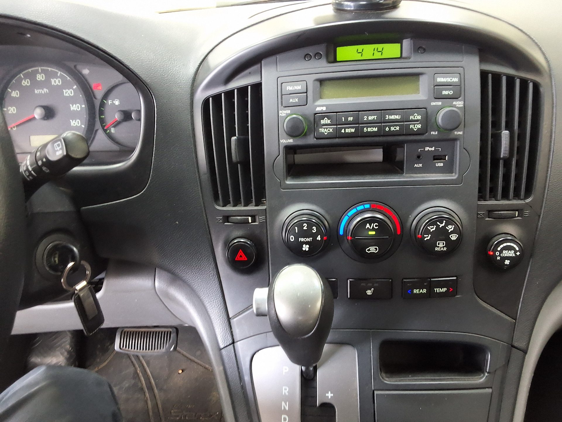 2015 - hyundai grand starex