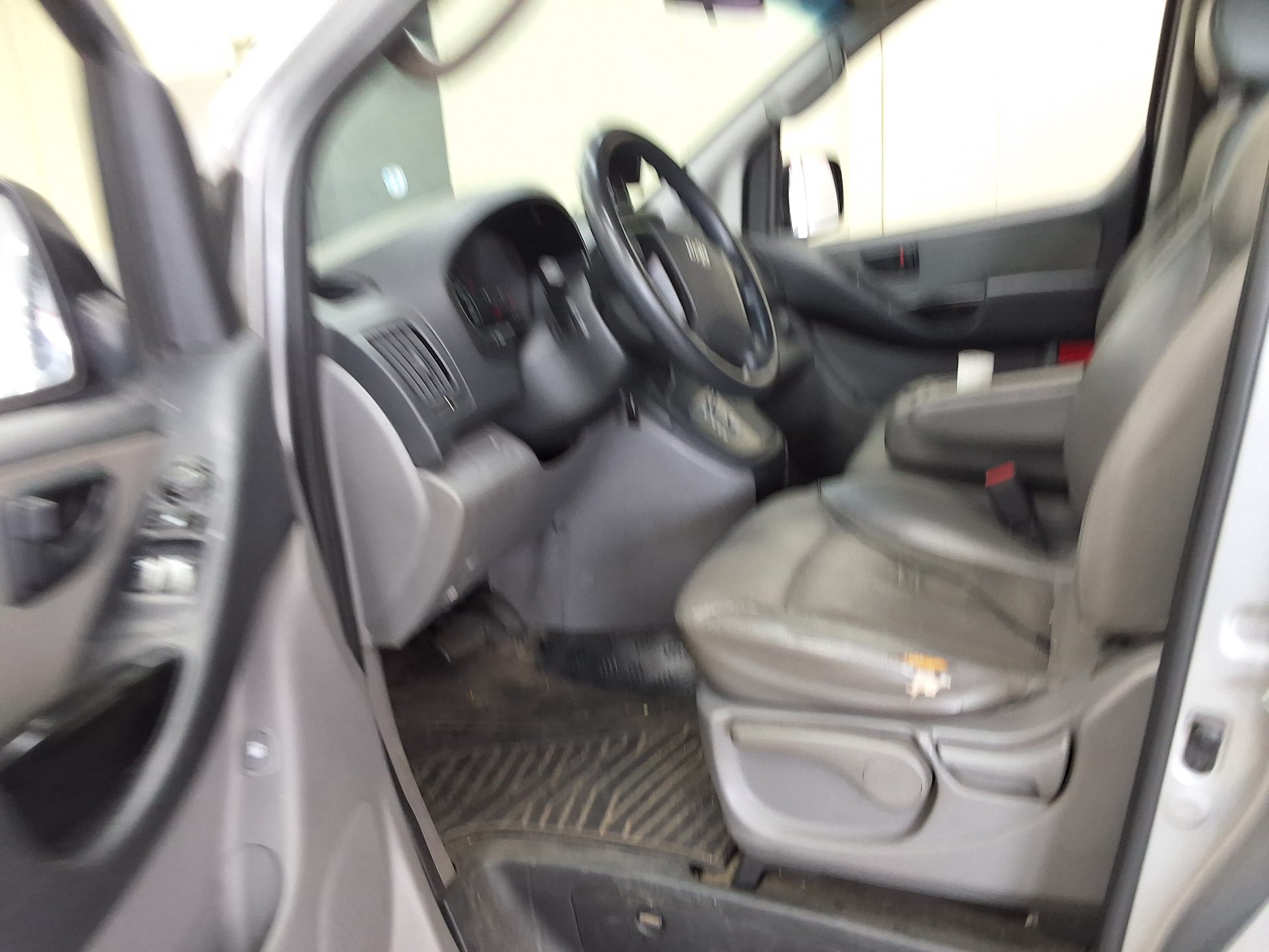 2015 - hyundai grand starex