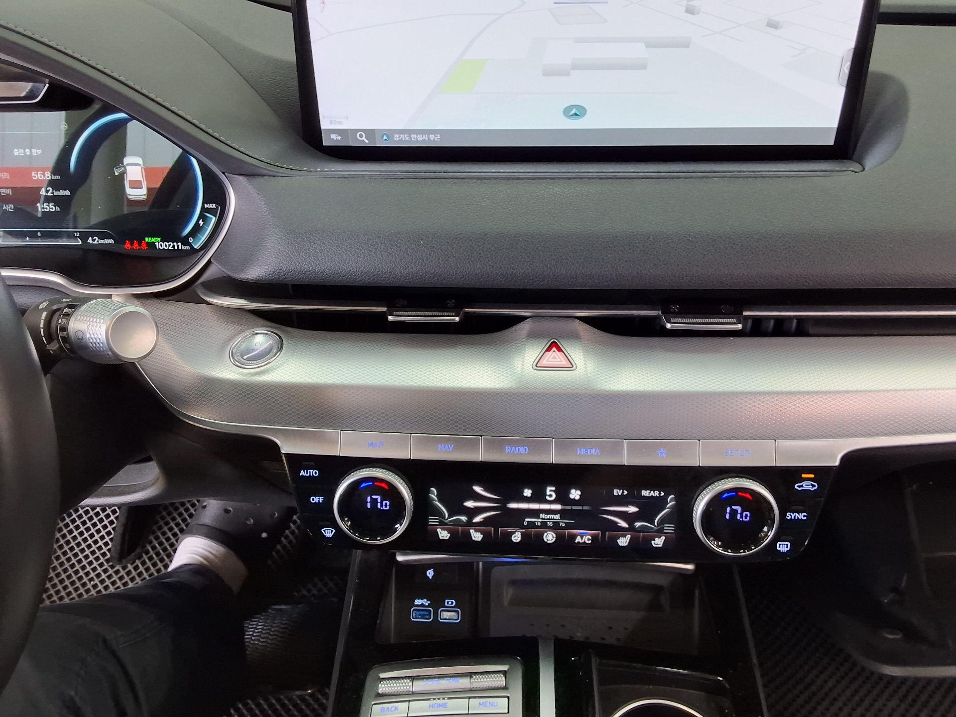 2022 - genesis eg80