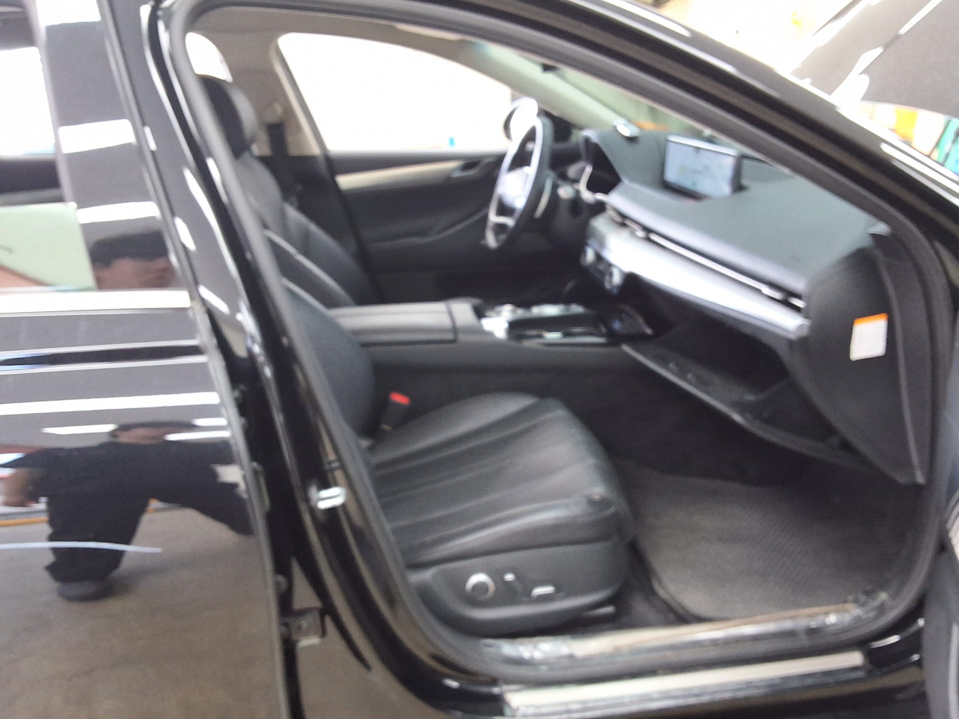 2022 - genesis eg80