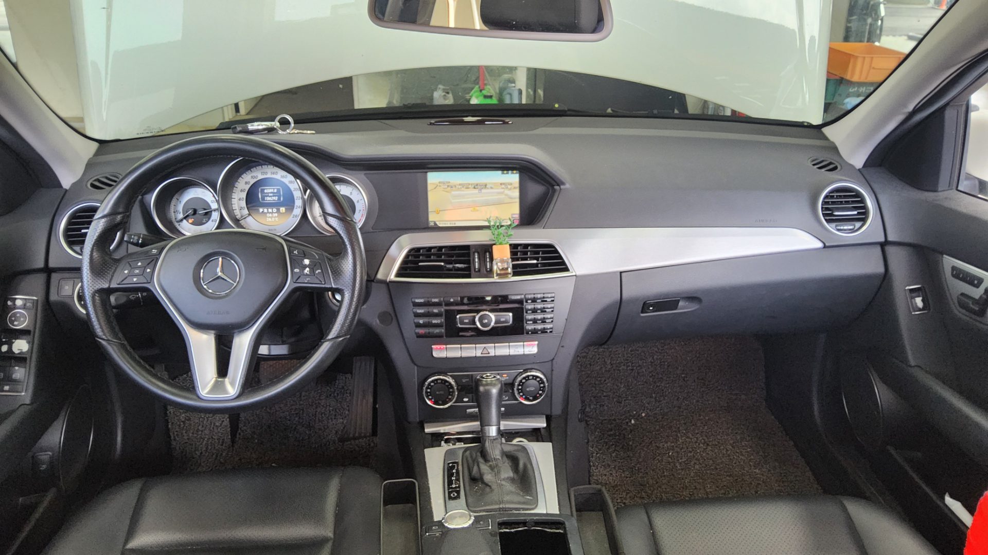 2012 - mercedes-benz c200