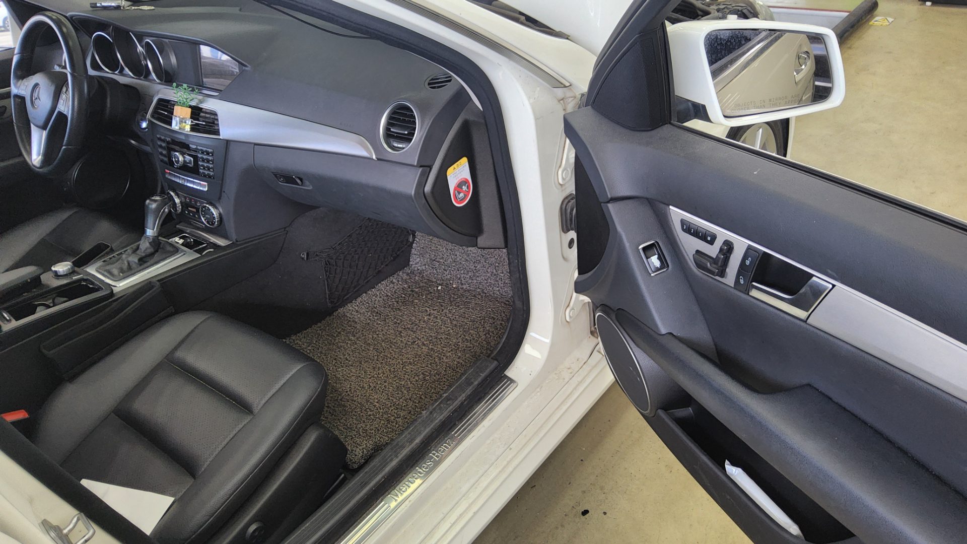 2012 - mercedes-benz c200