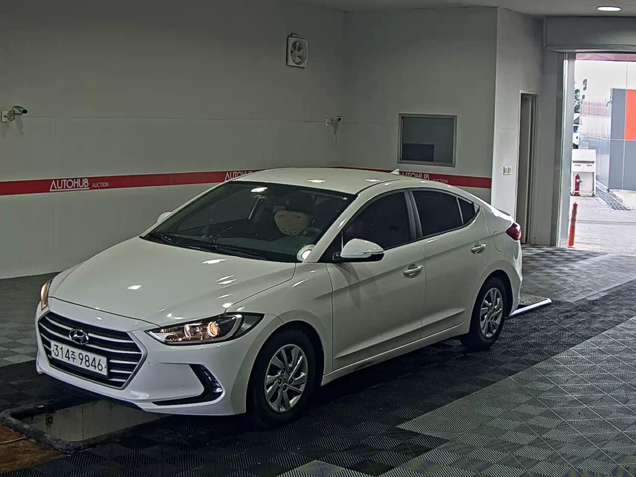 HYUNDAI AVANTE GDi