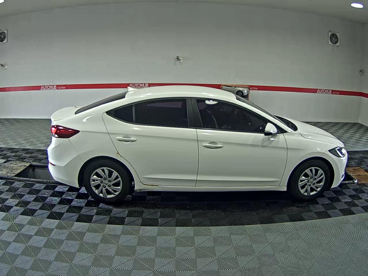 2016 - hyundai avante
