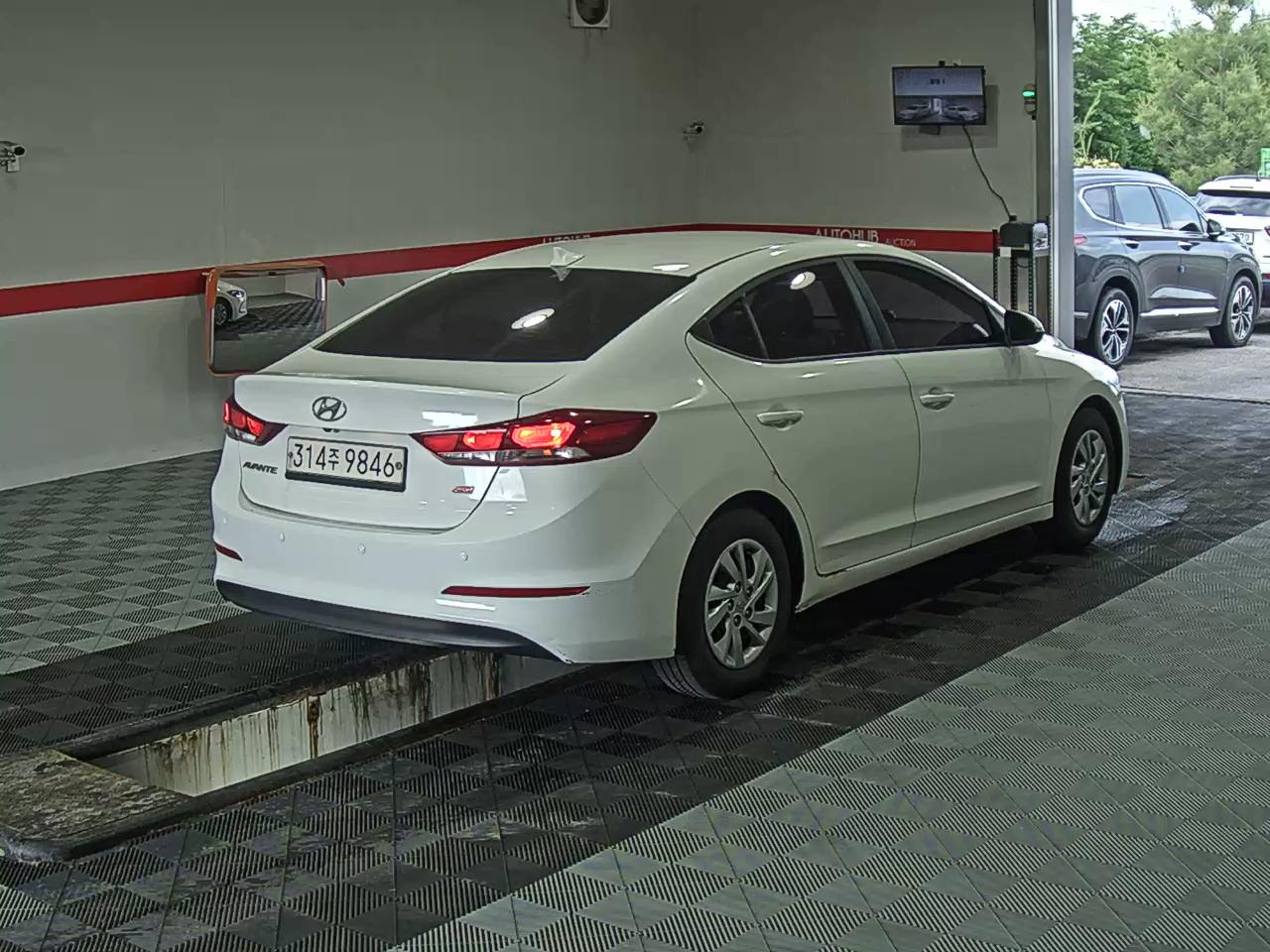 2016 - hyundai avante