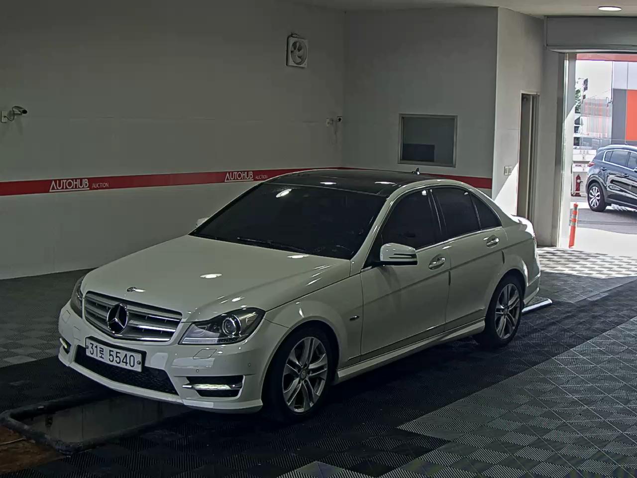 MERCEDES-BENZ C-CLASS (3RD GEN) C200 BLUE EFFICIENCY AVANTGARDE