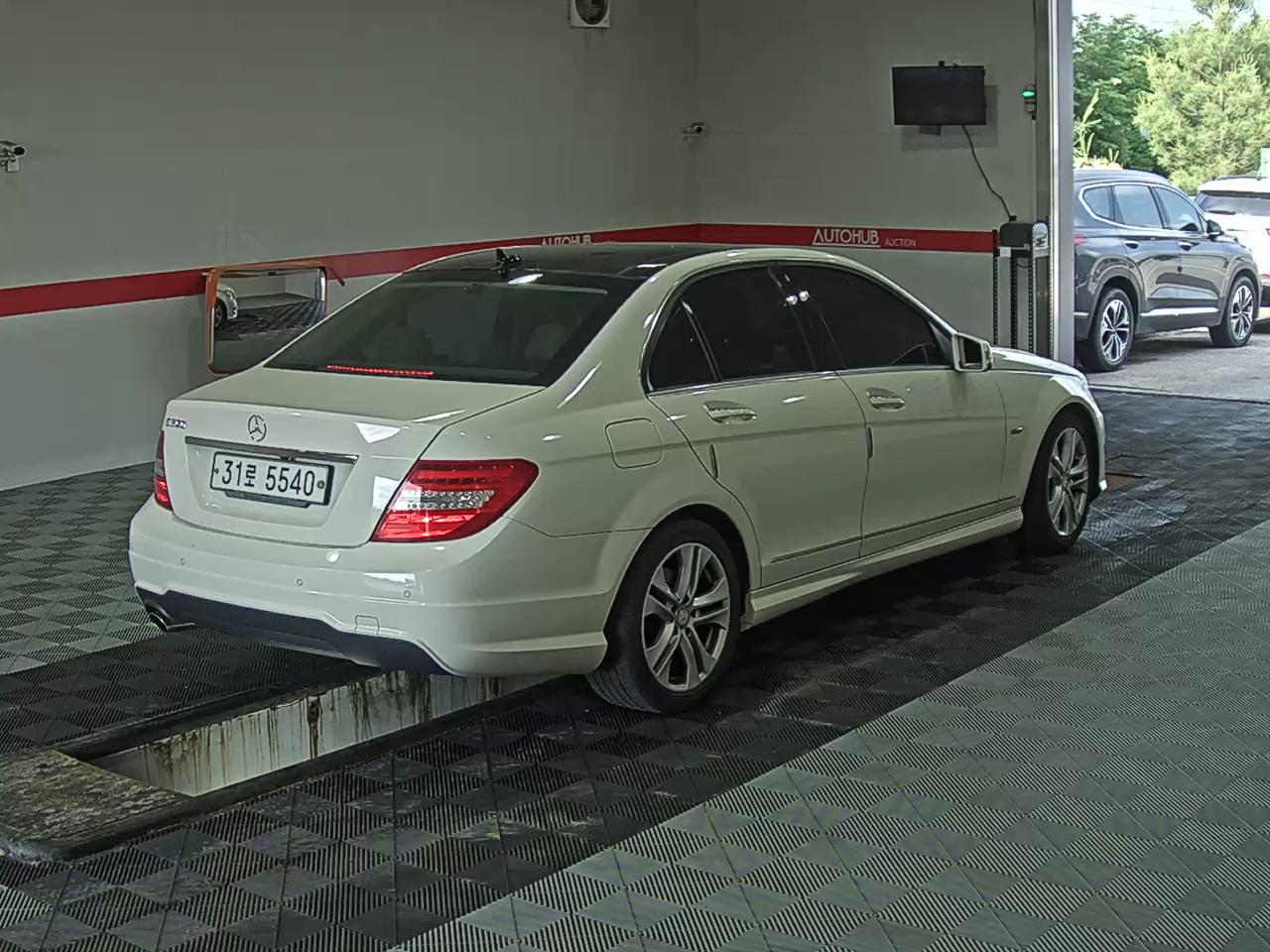 2012 - mercedes-benz c200