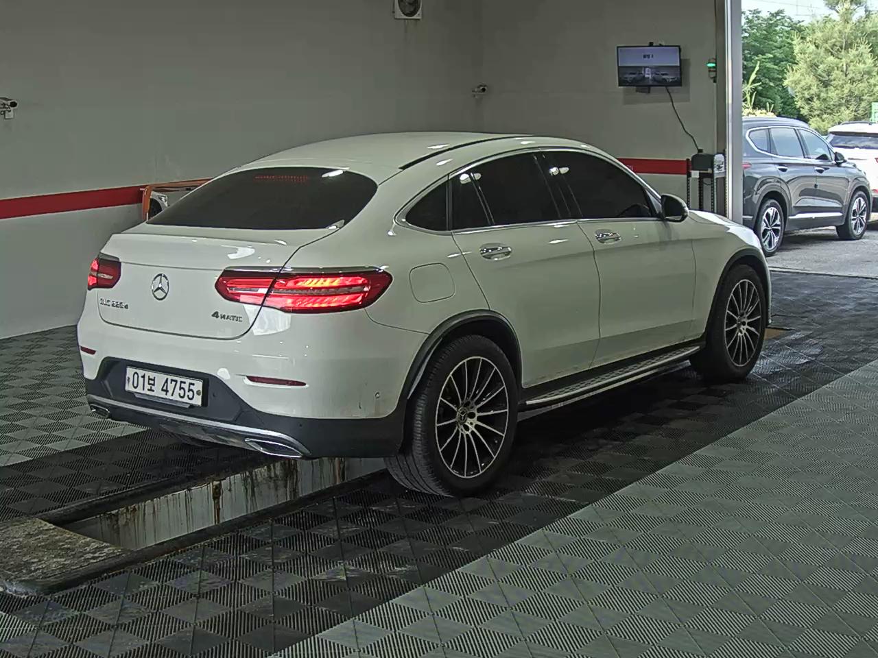2018 - mercedes-benz glc 220d
