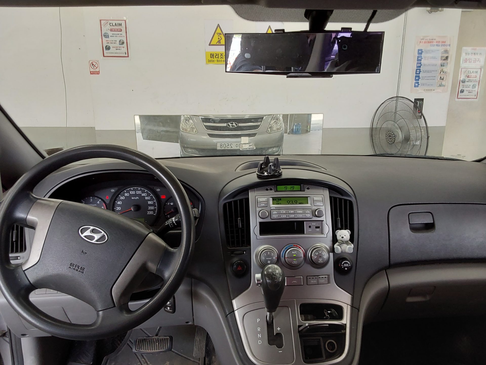 2011 - hyundai grand starex