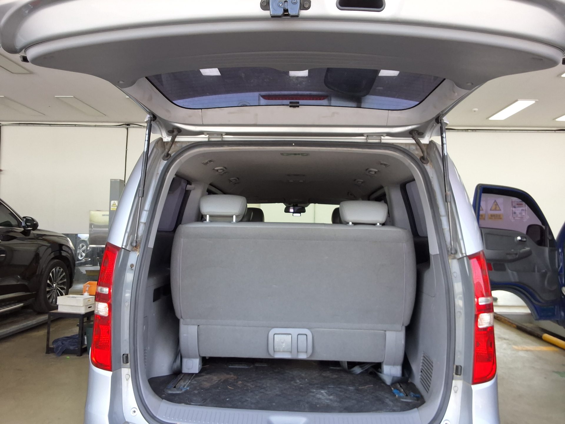 2014 - hyundai grand starex