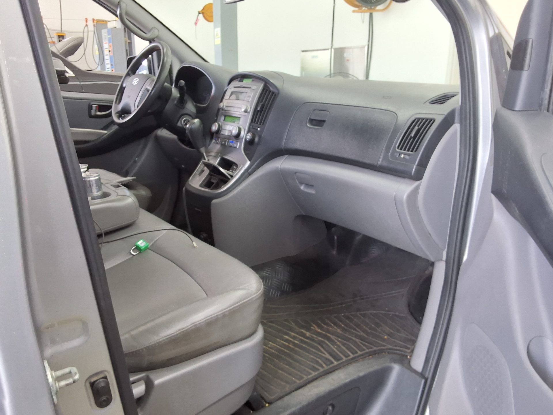 2014 - hyundai grand starex