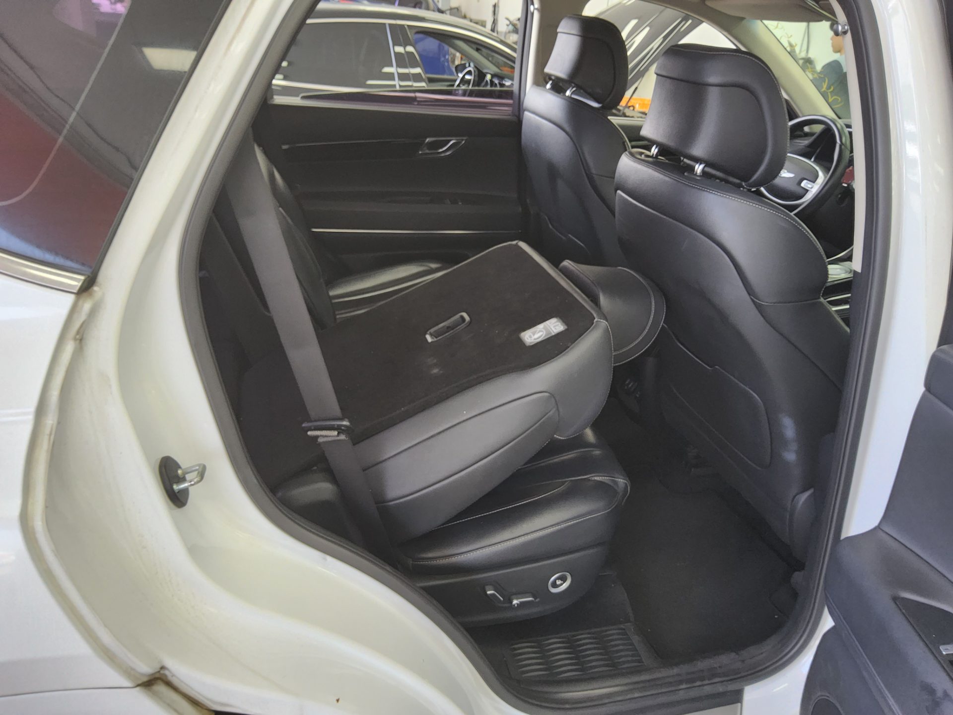 2020 - genesis gv80