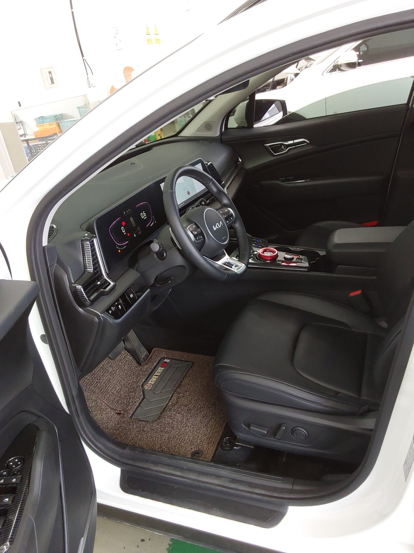 2023 - kia sportage