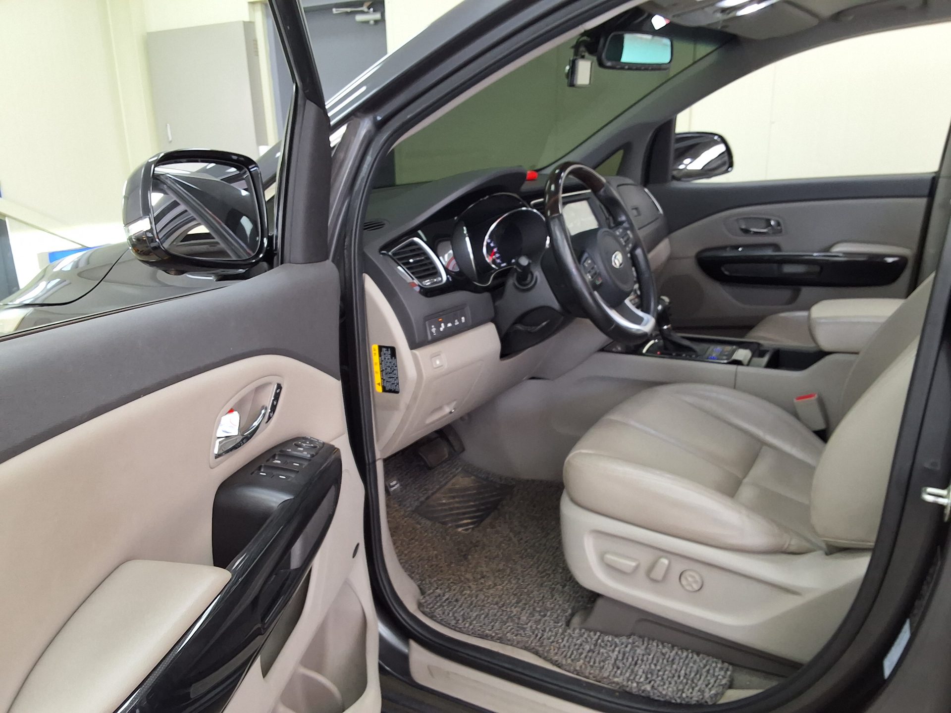 2016 - kia carnival