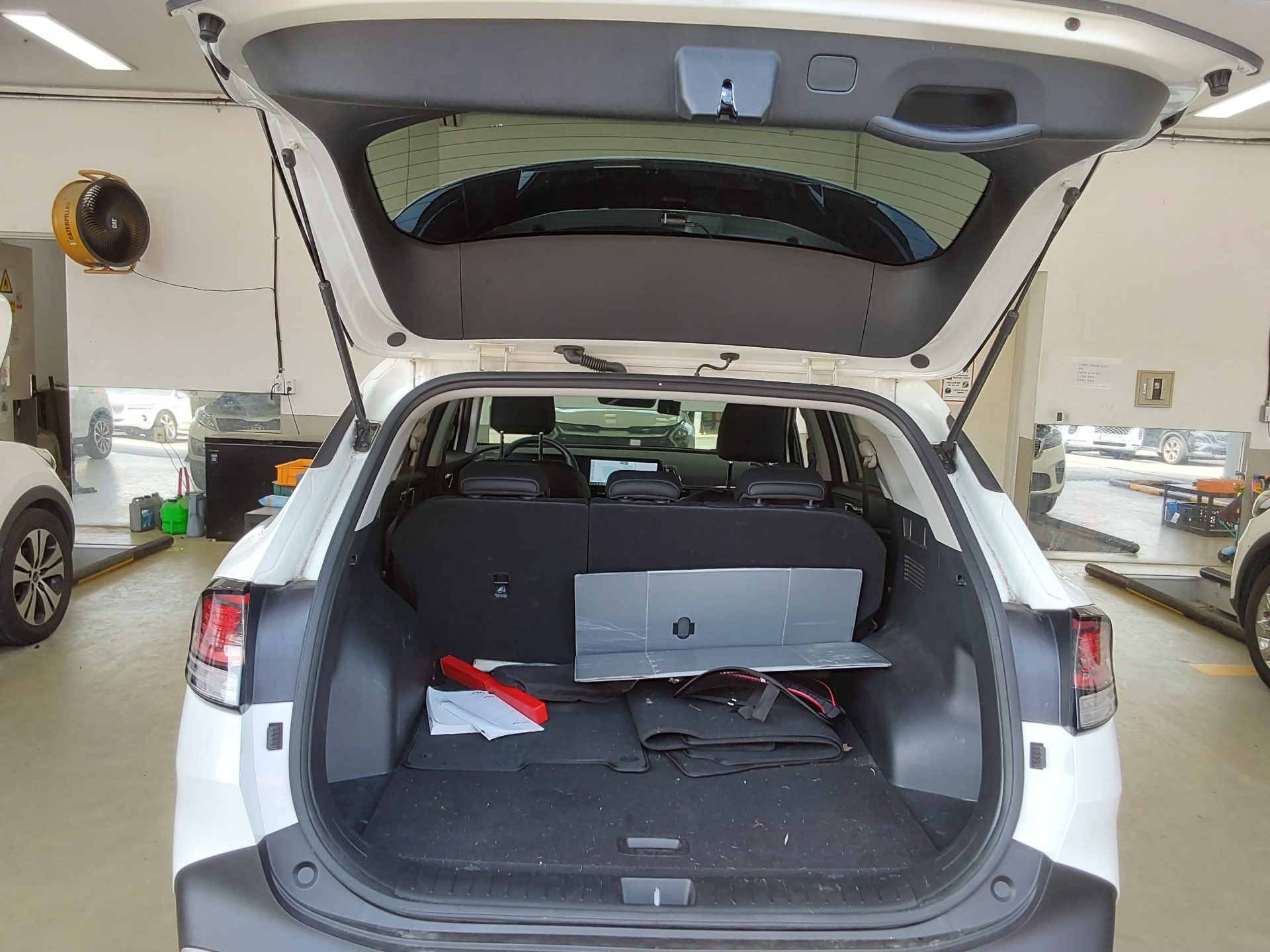 2023 - kia sportage