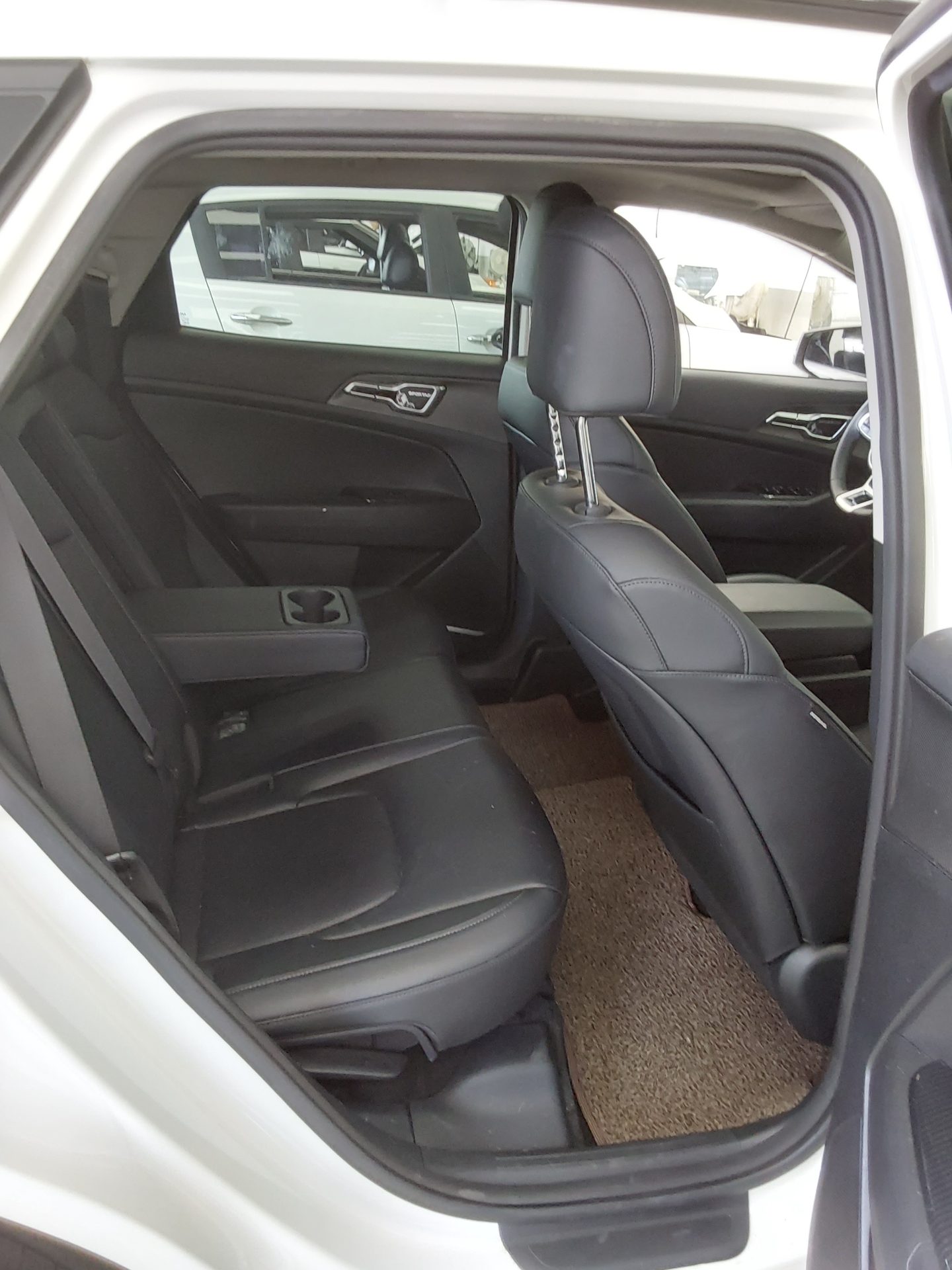 2023 - kia sportage