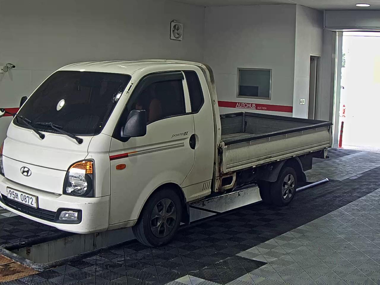 HYUNDAI PORTER II SUPER CAB EXTRA WHEELBASE