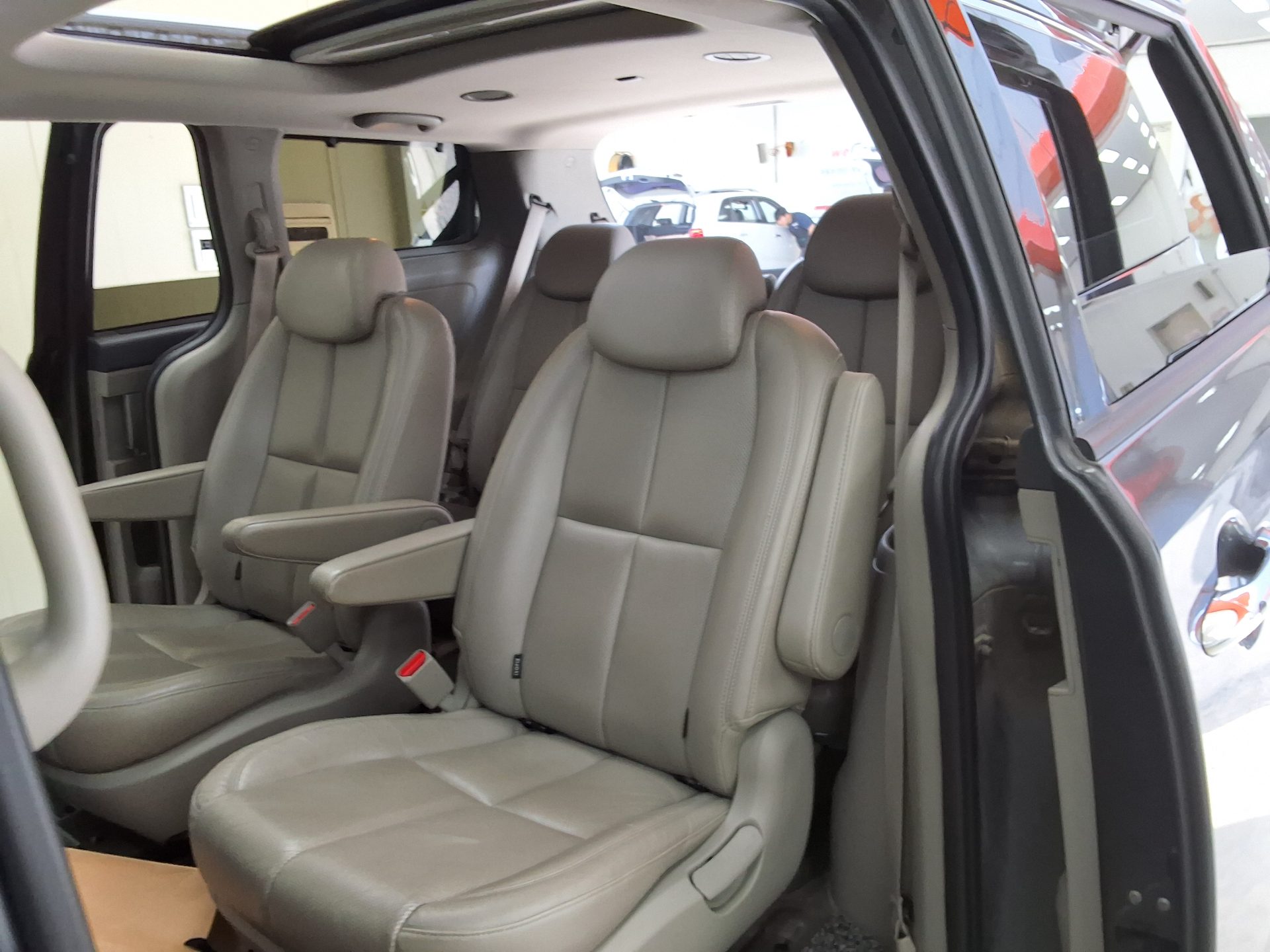 2016 - kia carnival