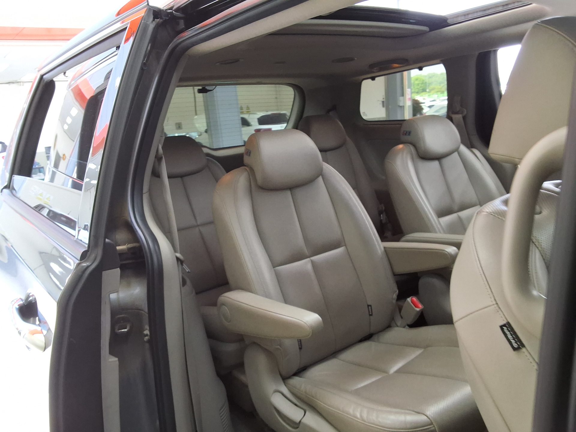 2016 - kia carnival