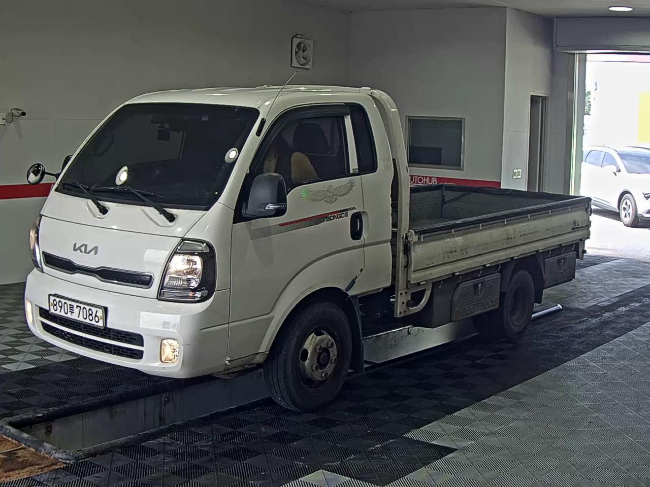 KIA BONGO III CARGO TON KING CAB EXTRA WHEELBASE