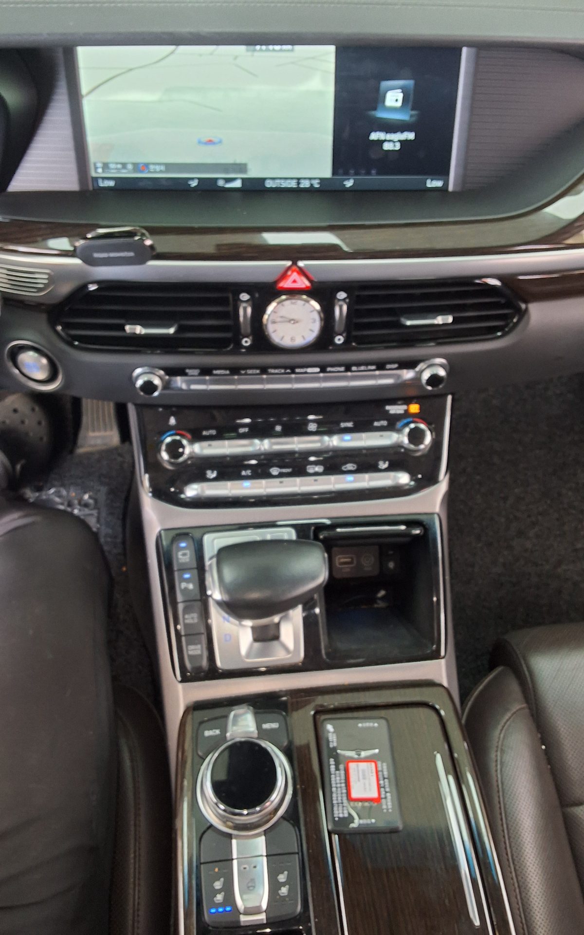 2016 - genesis eq900