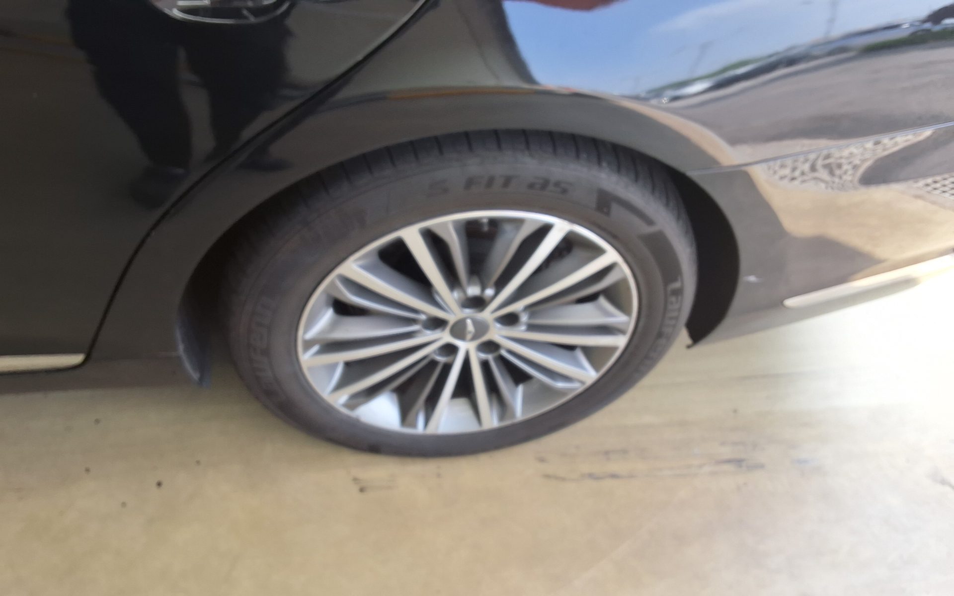 2016 - genesis eq900