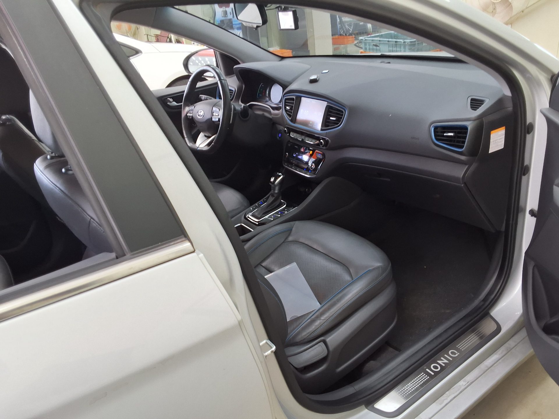 2019 - hyundai ioniq