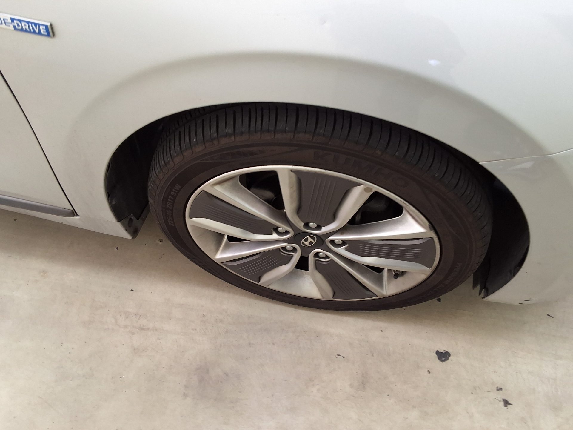 2019 - hyundai ioniq
