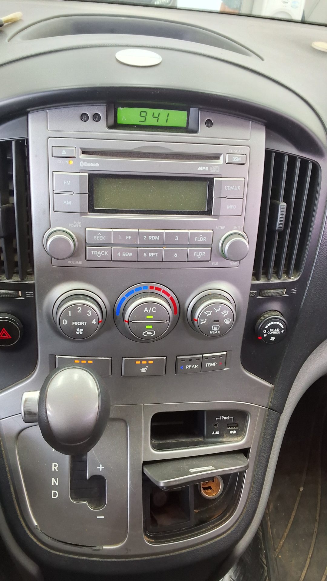 2015 - hyundai grand starex
