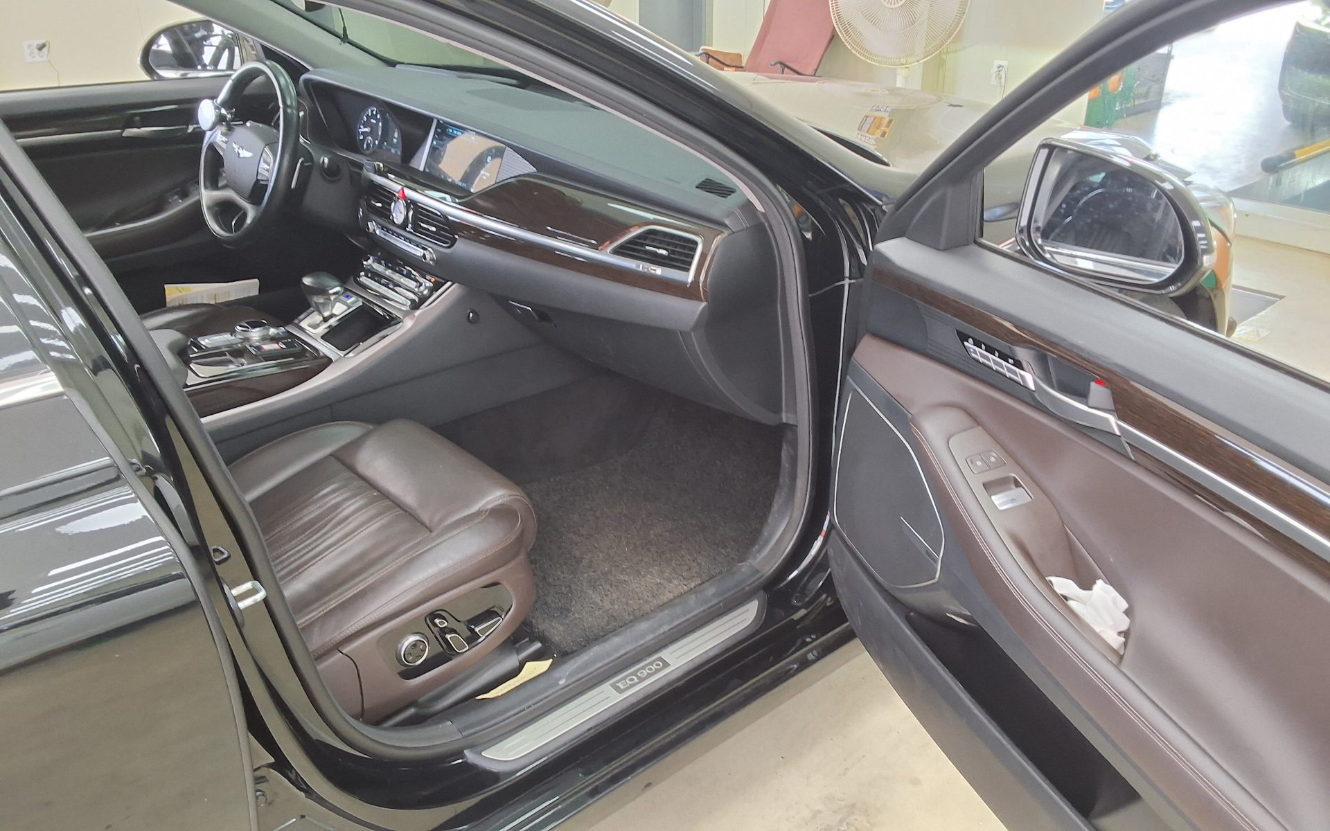 2016 - genesis eq900