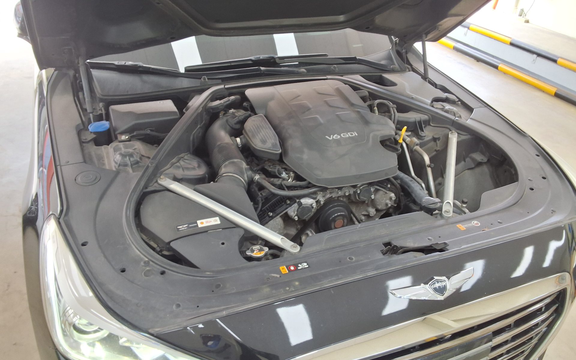 2016 - genesis eq900