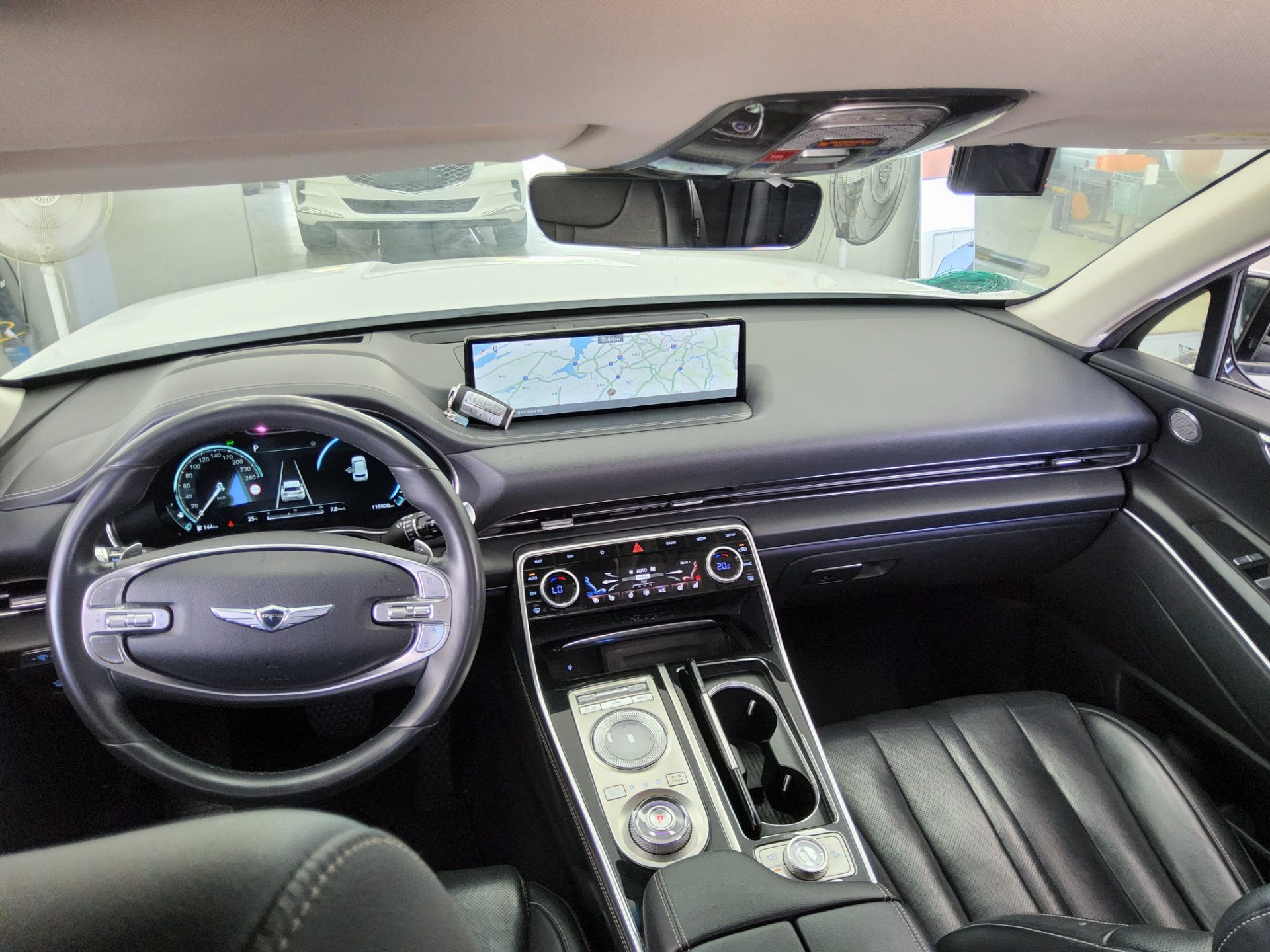 2022 - genesis gv80
